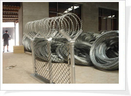 hr-01機(jī)場(chǎng)防護(hù)網(wǎng),hr機(jī)場(chǎng)隔離柵,hr優(yōu)質(zhì)機(jī)場(chǎng)圍欄網(wǎng),購(gòu)優(yōu)質(zhì)隔離柵到安平海銳 - 安平縣海銳金屬絲網(wǎng)制品廠(chǎng) -產(chǎn)品資訊