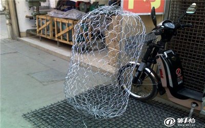 籠門水利石籠網(wǎng)廠家優(yōu)惠價(jià)單面鉛絲籠_金屬網(wǎng)_第一槍